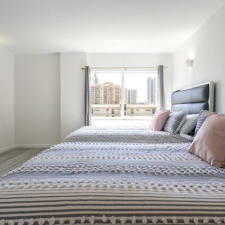 شاطئ سَني إسلِس Beautifully Remodeled Apartment In The Floridian Riviera, Sunny Isles المظهر الخارجي الصورة
